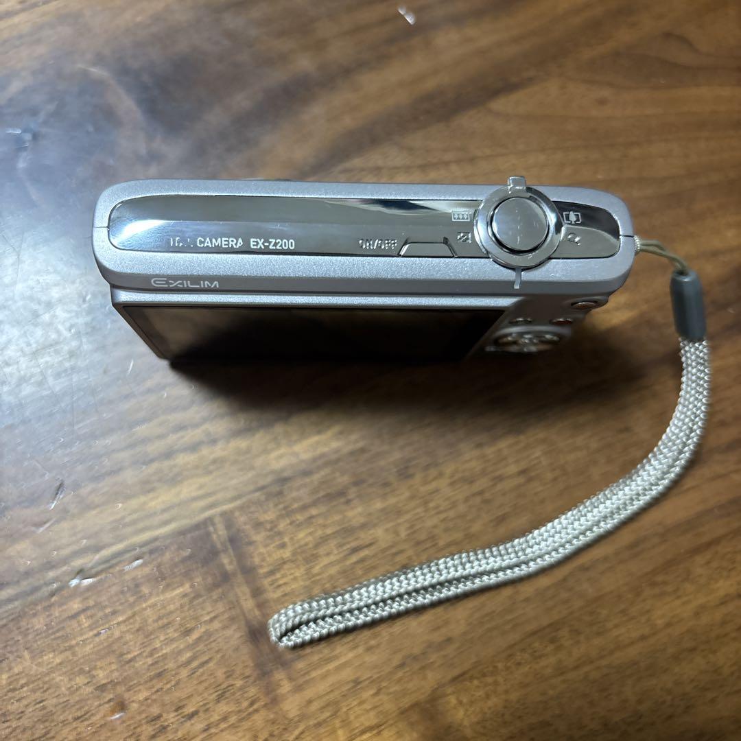 CASIO EXILIM EX-Z200 コンパクトデジタルカメラ