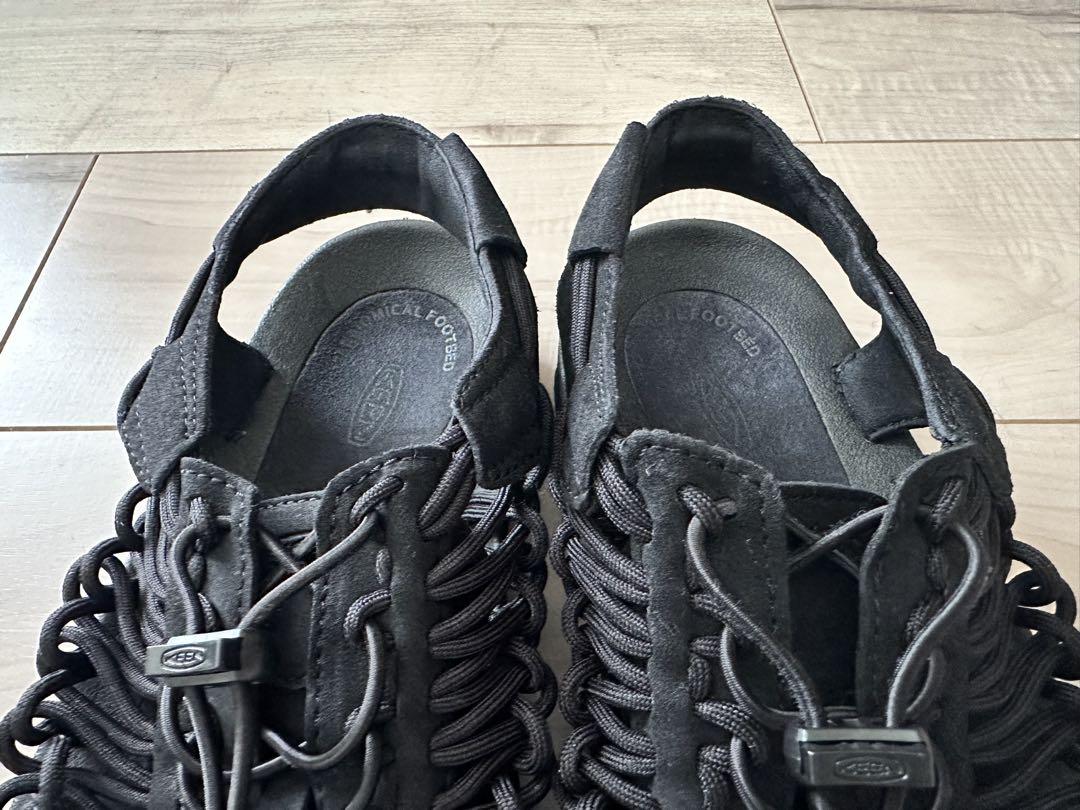 KEEN UNEEK（ユニーク）ブラック サンダル 28.0