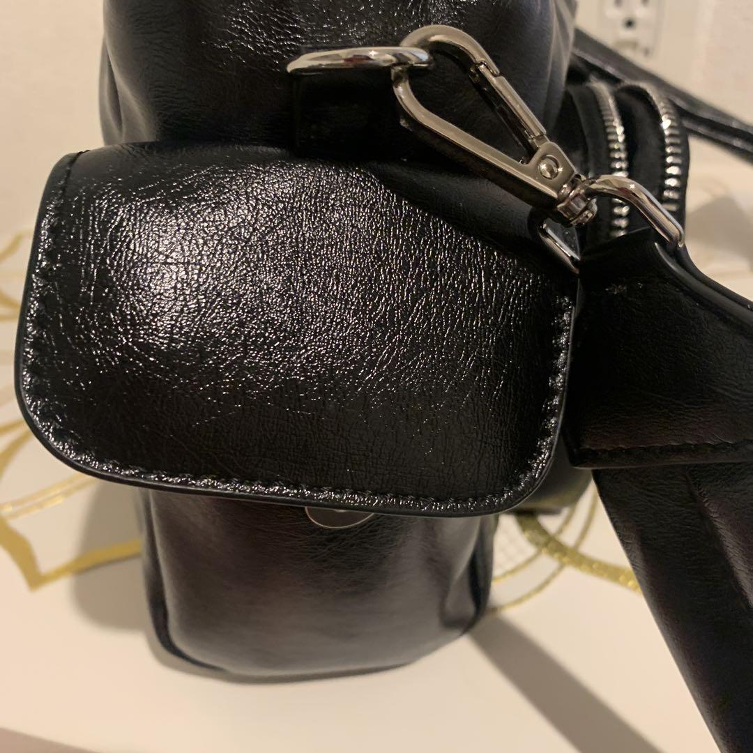 ANNA SUI NYC マルチポケットチビバッグ ブラック