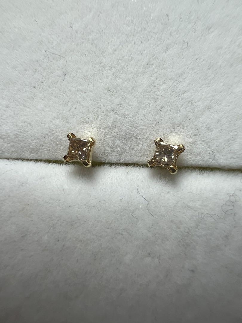 K18YG プリンセスカットダイヤ　ピアス