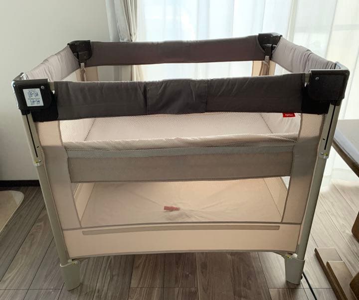 楽ギフ_のし宛書】 アップリカ ココネルエアー ベビーベッド ブラウン