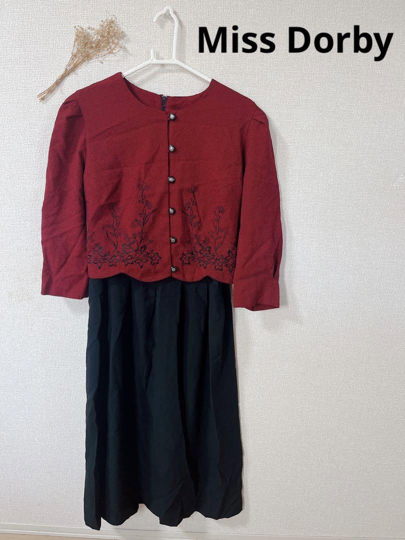 Miss Dorby 赤刺繍ジャケットと黒スカートセットアップ きれいめ 値札付