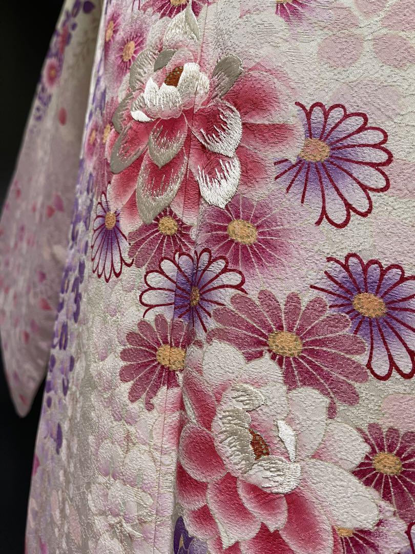 直ぐに着用可能【銀通し刺繍振袖さ◆吉祥花】牡丹 菊 桜　藤 クリーム ピンク