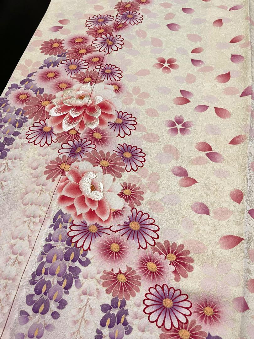 直ぐに着用可能【銀通し刺繍振袖さ◆吉祥花】牡丹 菊 桜　藤 クリーム ピンク