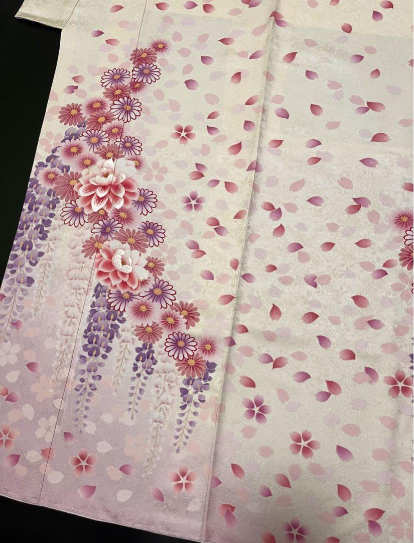 直ぐに着用可能【銀通し刺繍振袖さ◆吉祥花】牡丹 菊 桜　藤 クリーム ピンク