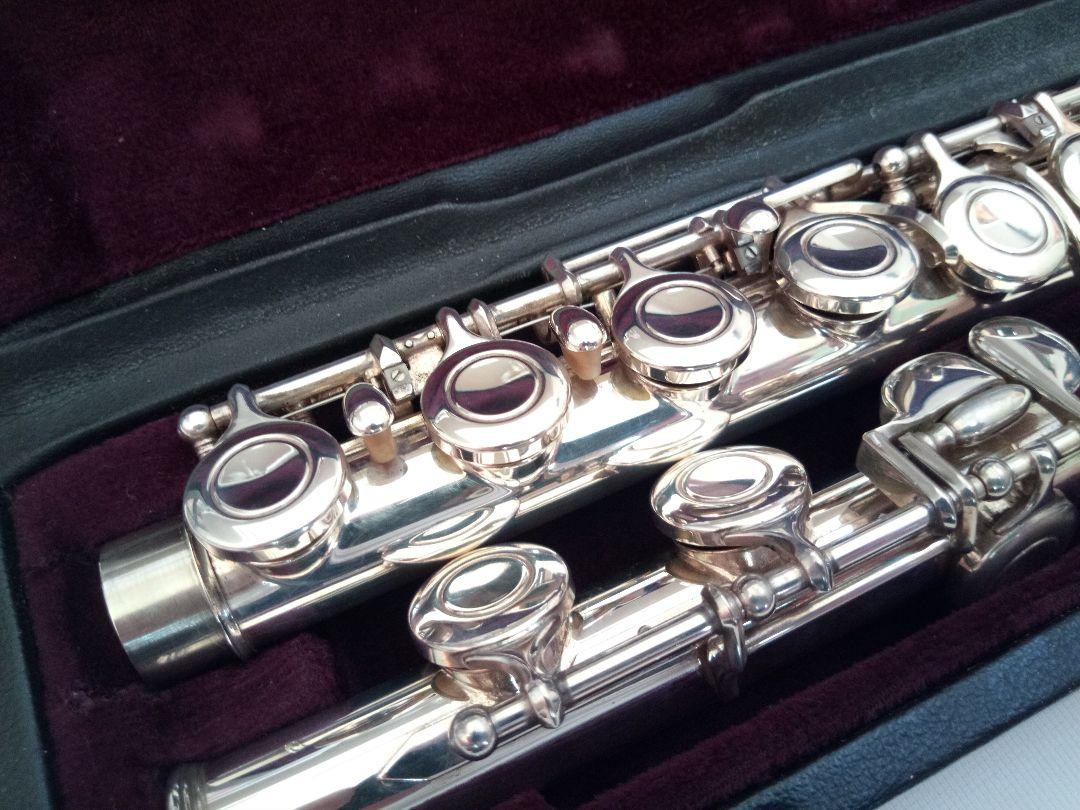 ♦使用感少♦後期モデル♦ヤマハ フルート YFL-211♦良く鳴る美品