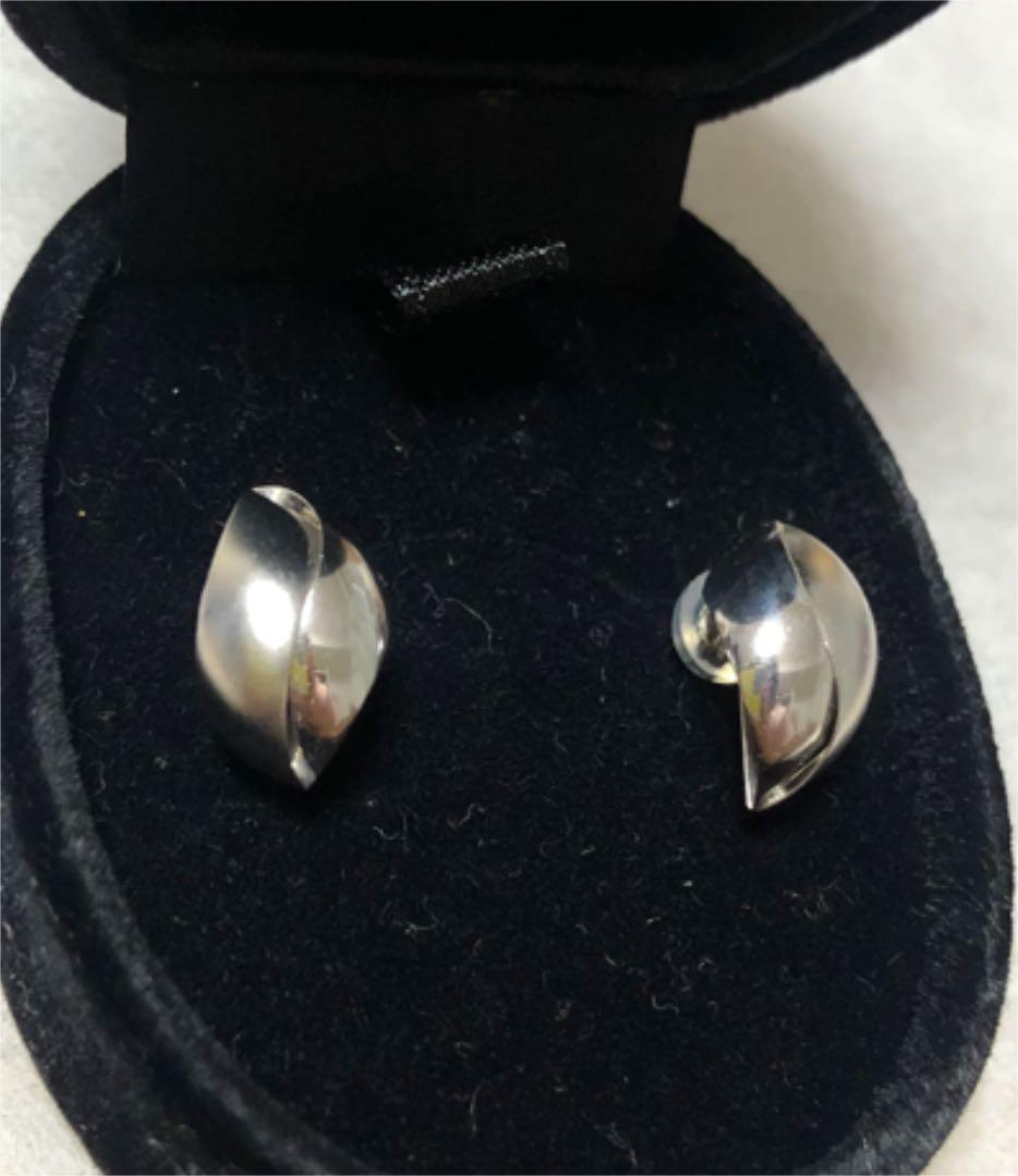 プラチナ ピアス
