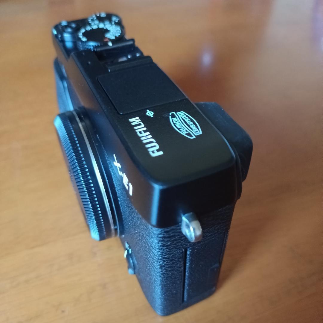 サ*ん様 FUJIFILM X-E1 本体 + バッテリー・充電器
