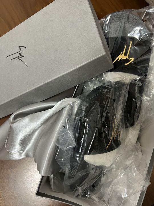 ジュゼッペ ザノッティ GIUSEPPE ZANOTTI サンダル Velvet