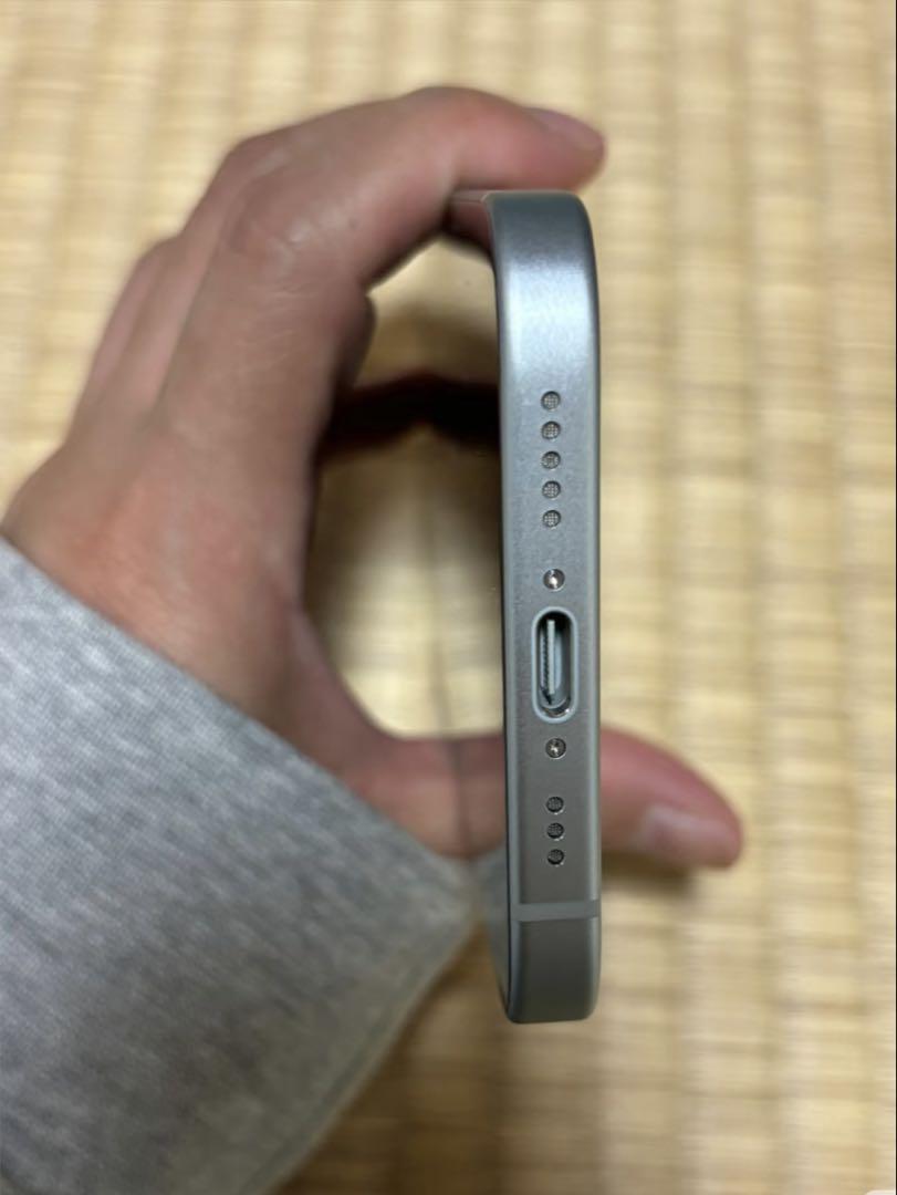 iPhone15 128GB 本体　バッテリー100%! 充放電回数21回