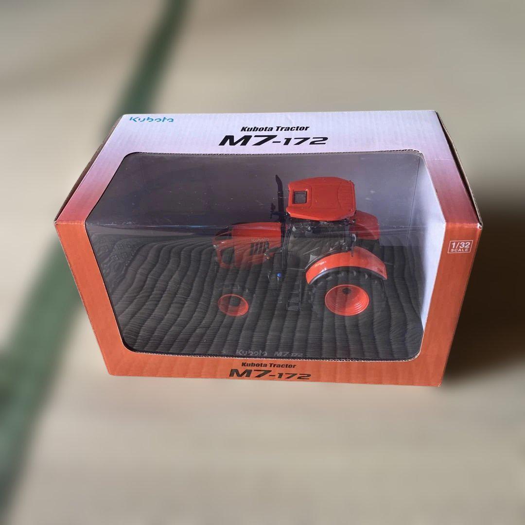 Kubota M7-172 トラクター ミニカー 1/32 - メルカリ