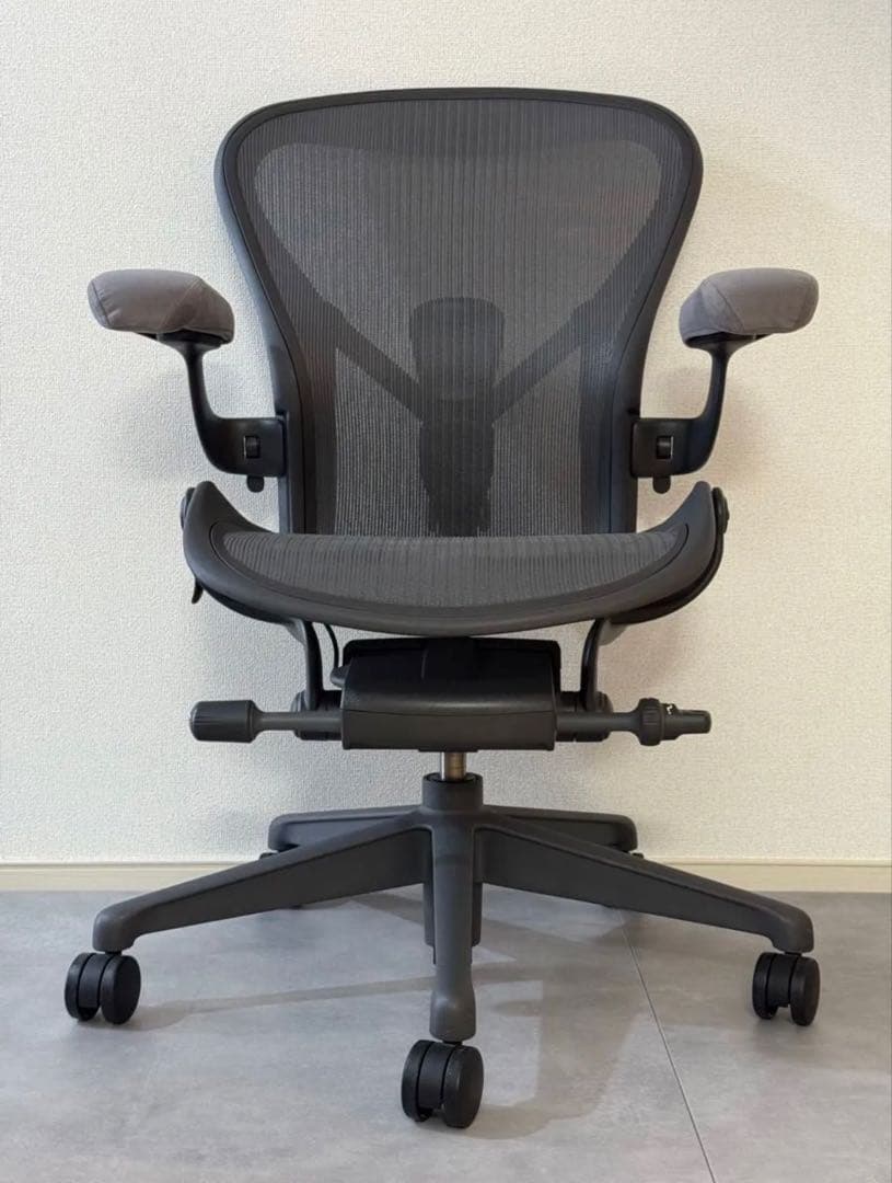 ハーマンミラー アーロンチェア リマスタード Bサイズ グラファイト フル装備