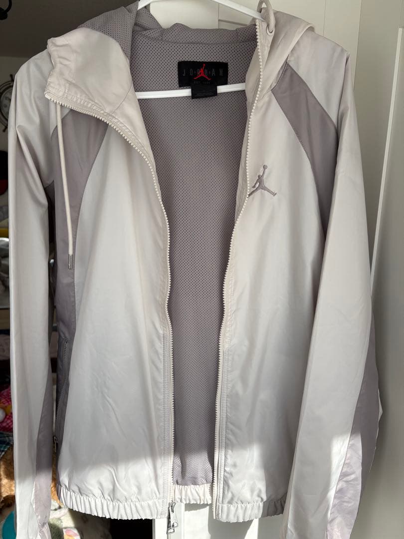 NIKE Jordan グレー ウィンドブレーカーL JORDAN