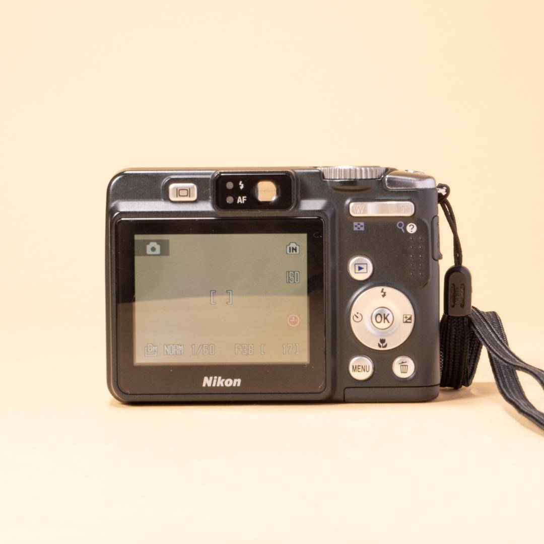【単3電池で動く】Nikon COOLPIX P50 ブラック
