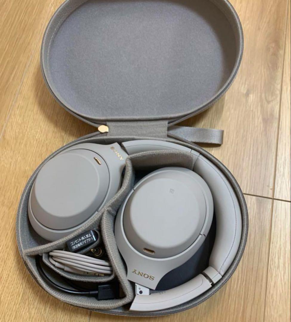 美品　ケース付きSONY WH-1000XM4 プラチナシルバー