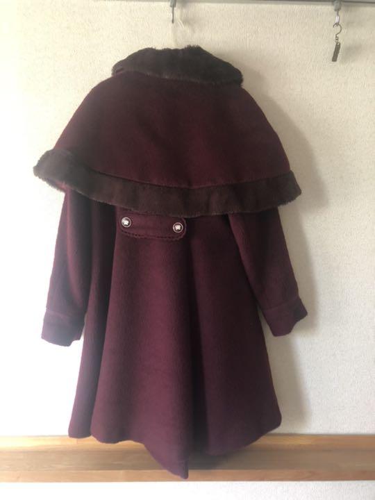 ✨レア即完売品✨】POETIQUE ケープ付ロングコート ワイン - メルカリ ✨レア即完売品✨】POETIQUE ケープ付ロングコート ワイン - メルカリ