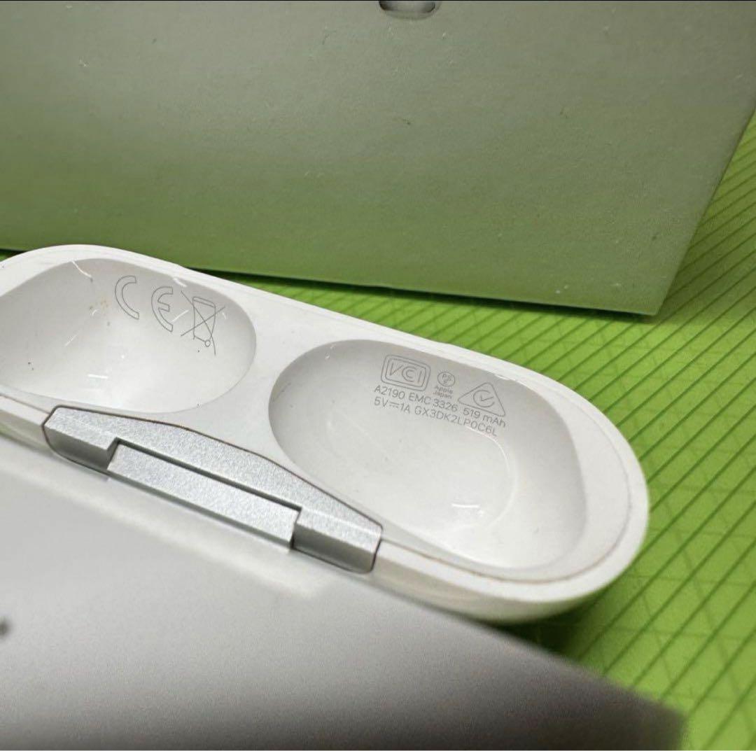 AirPods pro 第一世代　 充電器　エアーポッズ充電ケースのみ