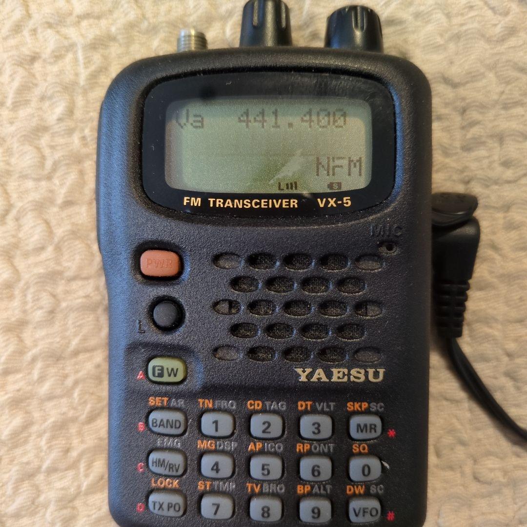 YAESU VX-5 50/144/430 FMトランシーバー ジャンク品