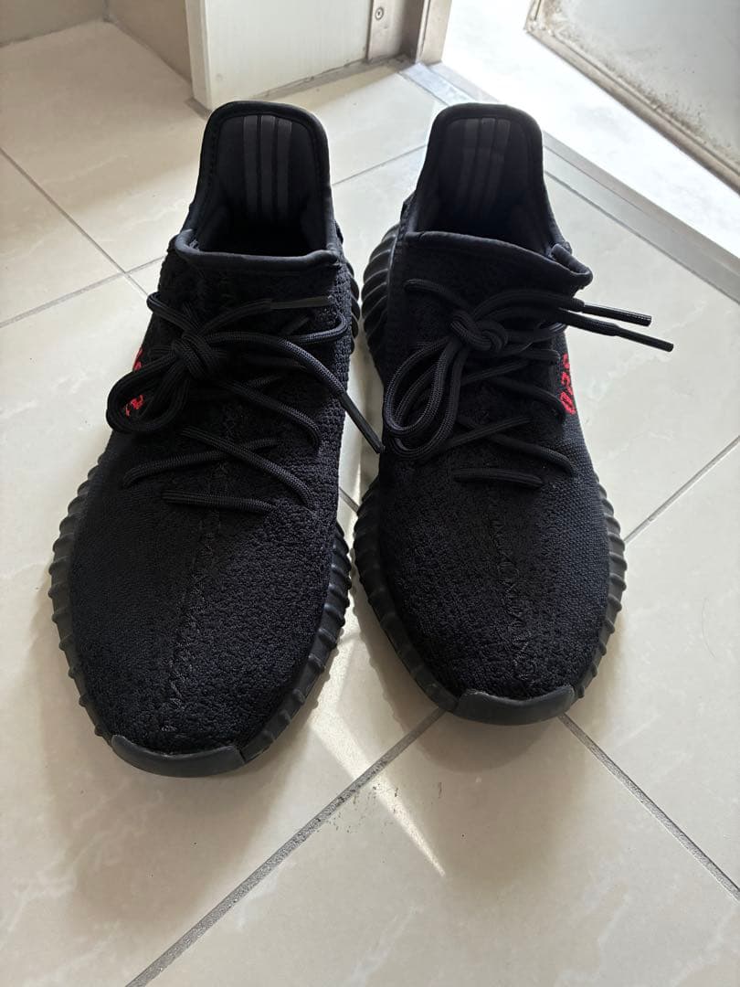 adidasYeezyBoost 350 V2 ブラック/レッド