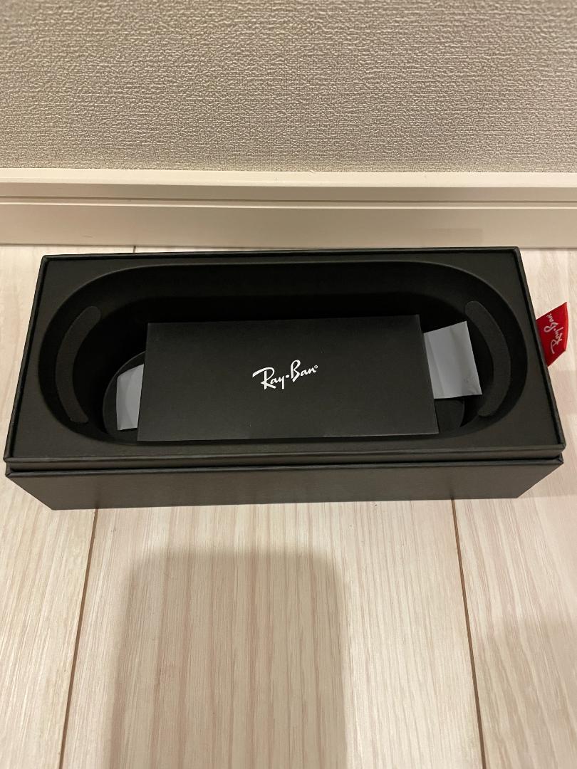 Ray-Ban