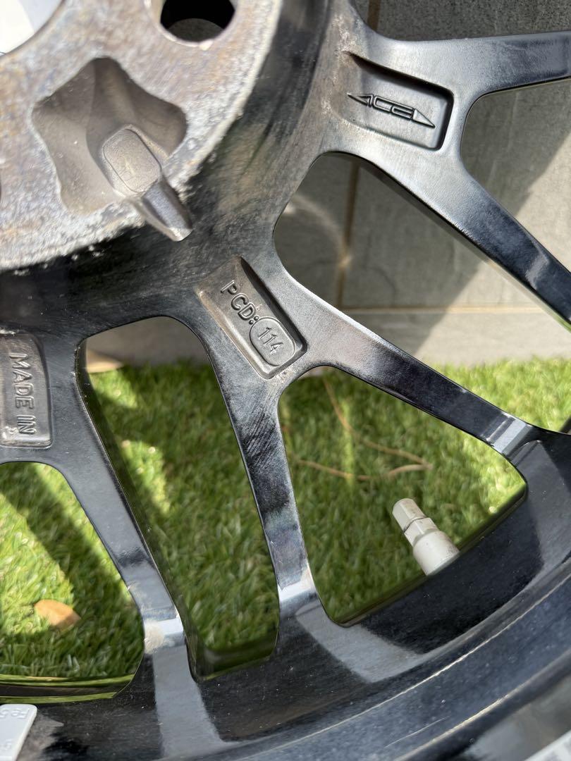 レクサスES 235/45R18 スタッドレスタイヤ