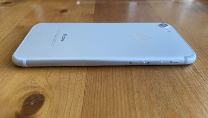 お得最安値 iPhone 7 Silver 128 GB SIMフリー Gizcd-m43065228285 お得送料無料