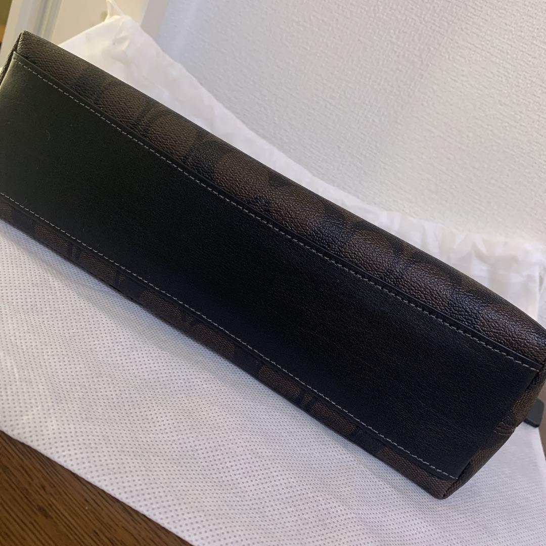 COACH コーチ　シャーロット ショルダー バッグ・シグネチャー キャンバス
