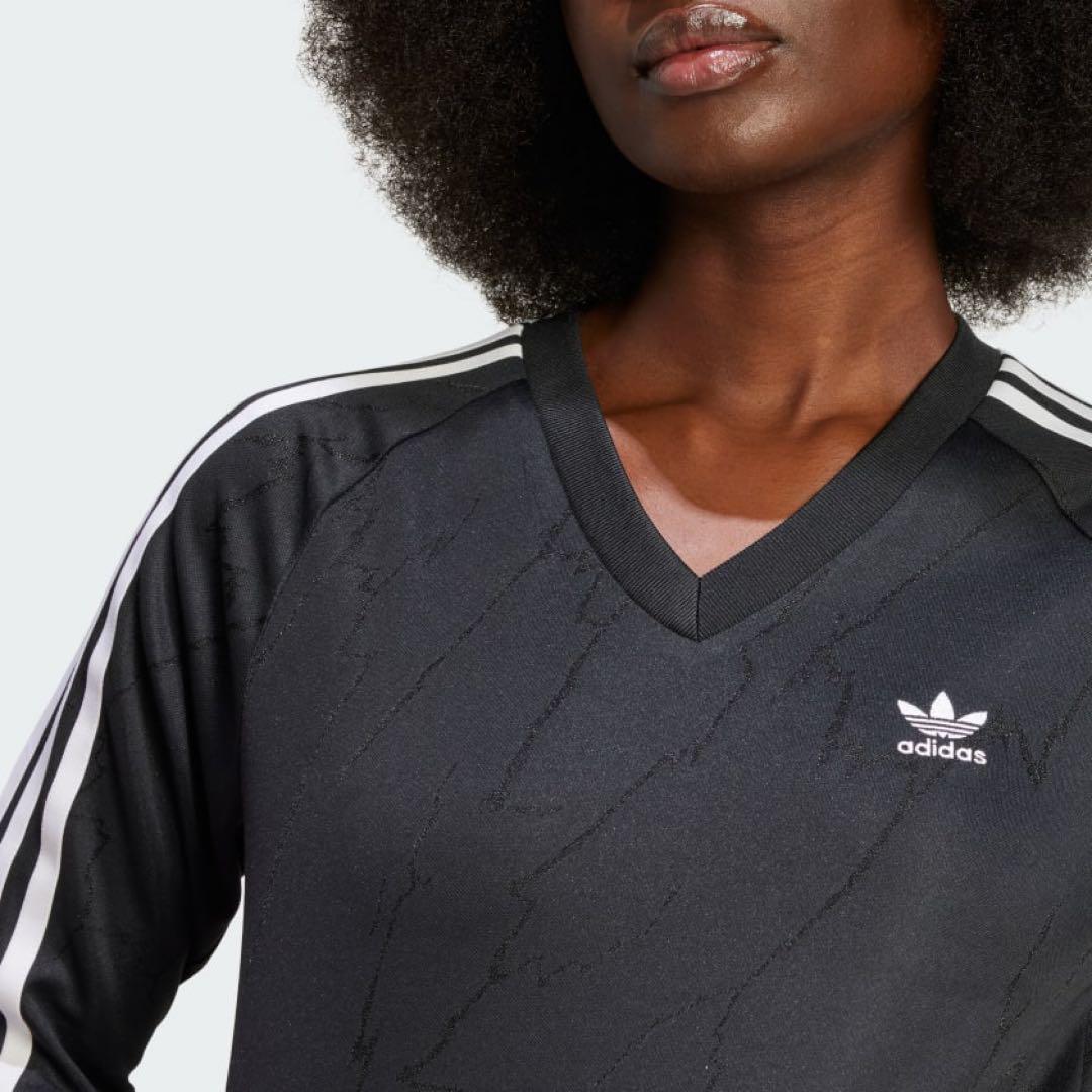 adidas 長袖クロップドジャージー ブラック 黒ショート丈