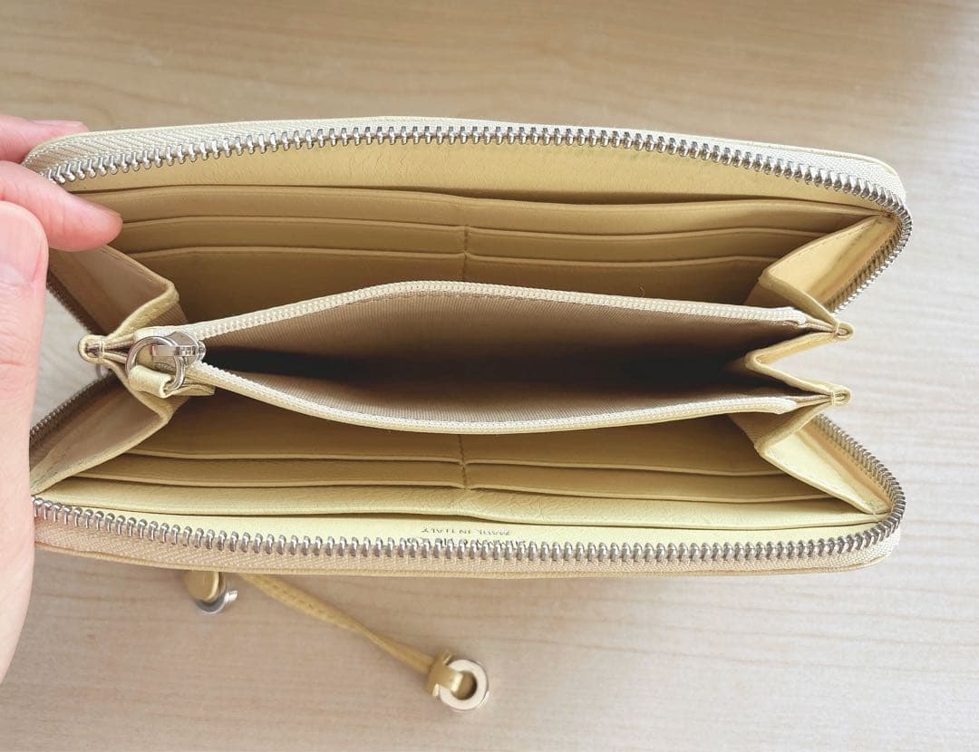 【美品】JIMMY CHOO 長財布 袋箱カード付 レモンイエロー 【美品】JIMMY CHOO 長財布 袋箱カード付 レモンイエロー