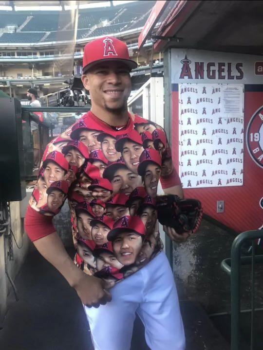 メルカリ 大谷翔平 顔だらけtシャツ 当日チケット付き 球場配布 記念グッズ 15 954 中古や未使用のフリマ メルカリ 大谷翔平 顔だらけtシャツ 当日チケット付き 球場配布 記念グッズ 15 954 中古や未使用のフリマ