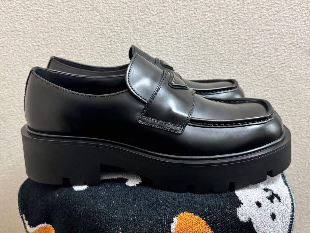 PRADA ブラッシュドレザー厚底ローファー