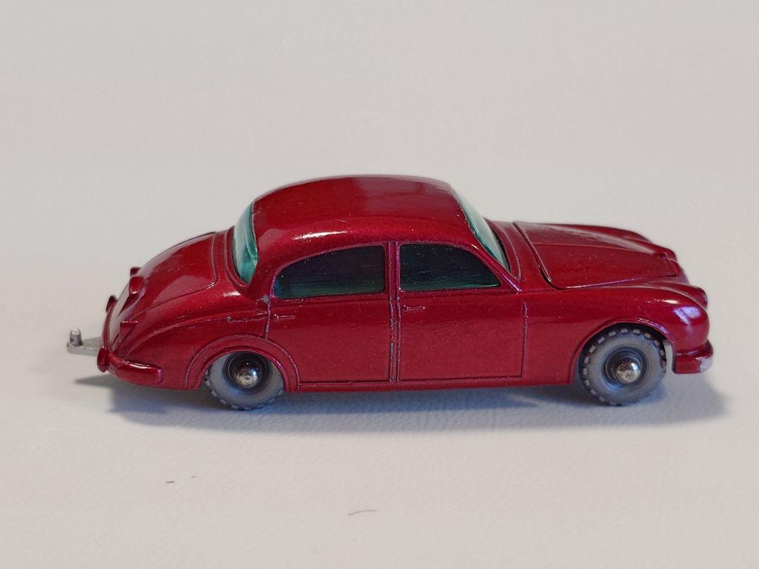ミニカー MATCHBOX No.65 JAGUAR 3.4 Litre Sedan