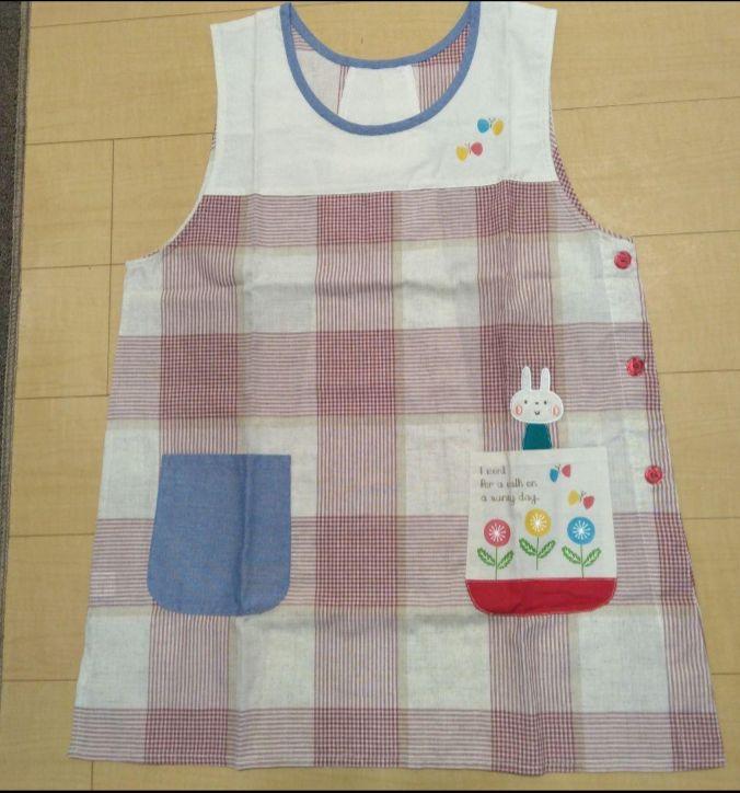 ☆新品☆エプロンうさぎ赤チェック保育士