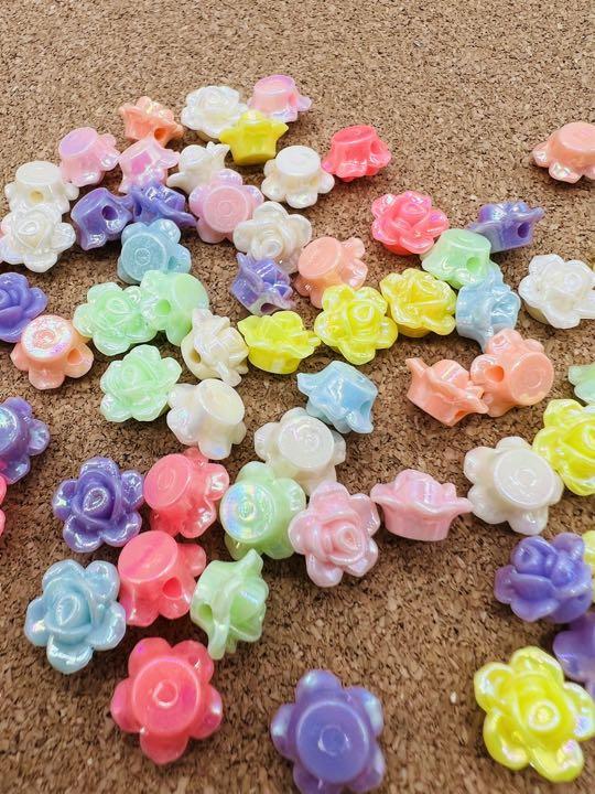 アクリルビーズ パステルカラー ABメッキ フラワー大量 約500粒前後 - メルカリ アクリルビーズ パステルカラー ABメッキ フラワー大量 約500粒前後 - メルカリ