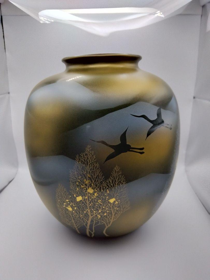 九谷焼 金箔鶴連山 一泉作 壺 花瓶 箱付 九谷焼 金箔鶴連山 一泉作 壺 - メルカリ