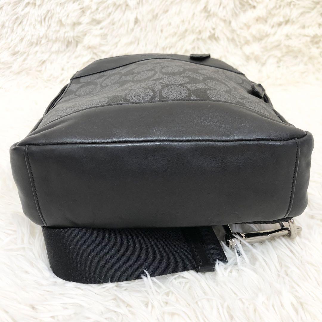 【美品】COACH ボディバッグ シグネチャー チャコール クロスボディ coach ボディバッグ シグネチャー チャコール クロスボディ