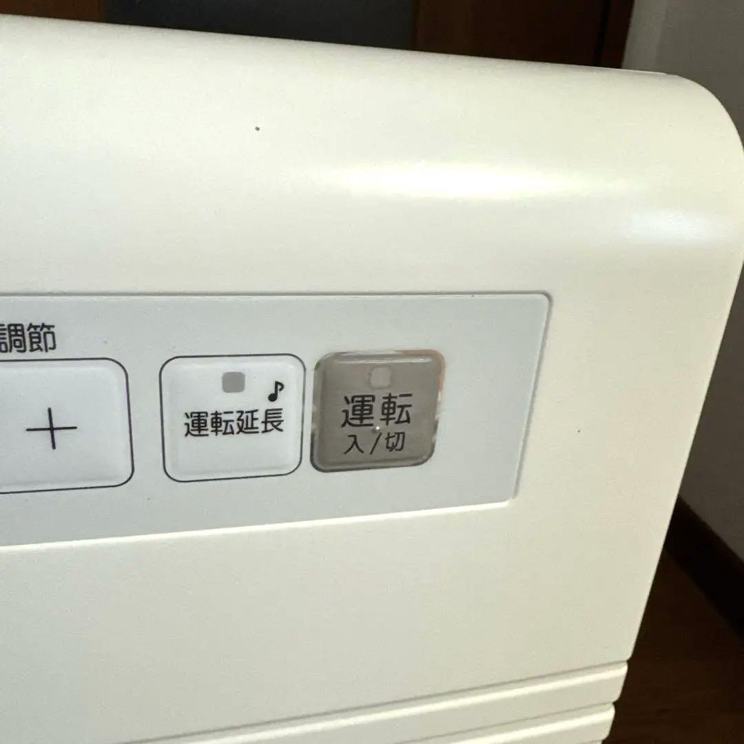 ダイニチ石油ファンヒーター ホワイト