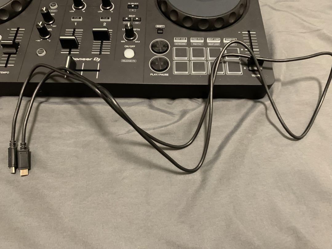 Pioneer DJ DDJ-FLX4 2-deck rekordbox and Serato DJ Controller - Graphite