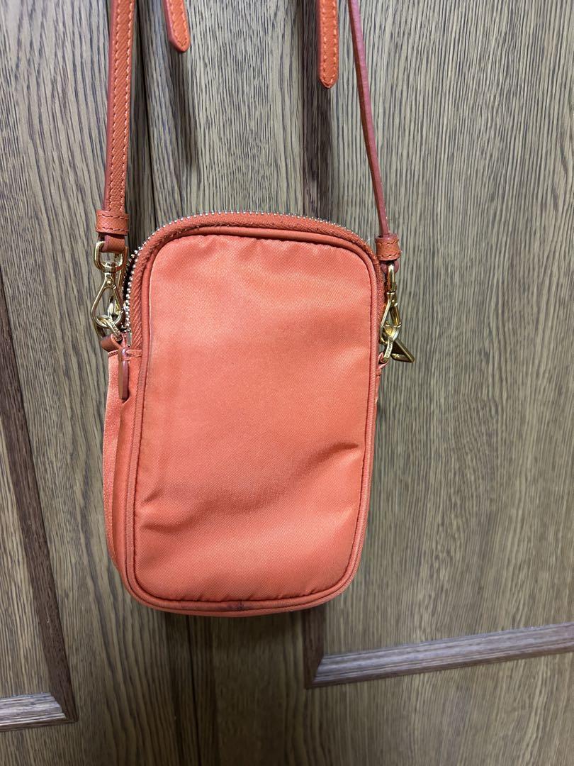 PRADA オレンジ
