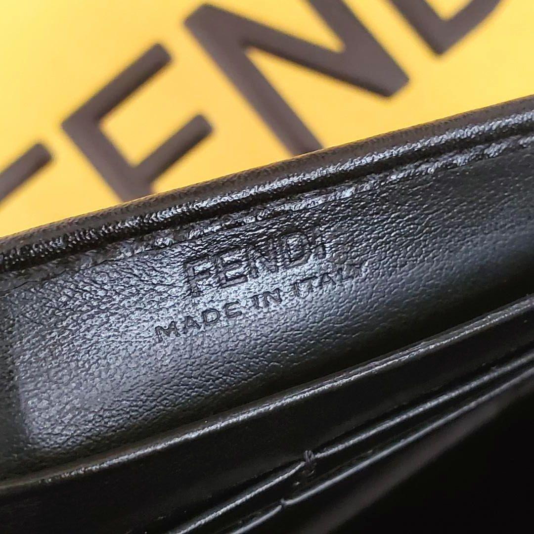 【2025A/W新作★送料無料】 訳あり フェンディ 黒 ズッカ 人気モデル エフイズ 長財布 FENDI 小物