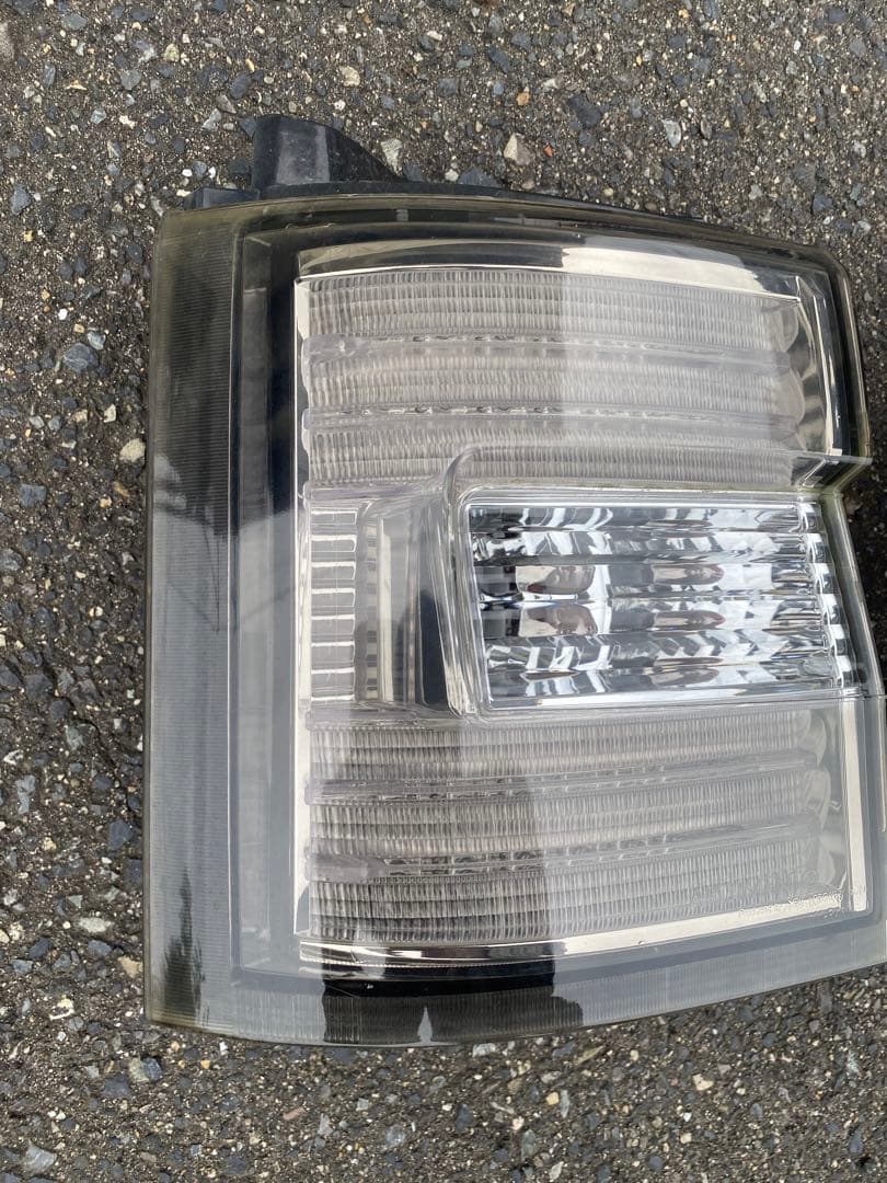 フルLEDテールランプ