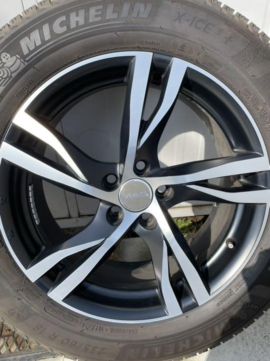 ボルボXC60アルミホイール付スタッドレスタイヤ4本 セット235/60/18
