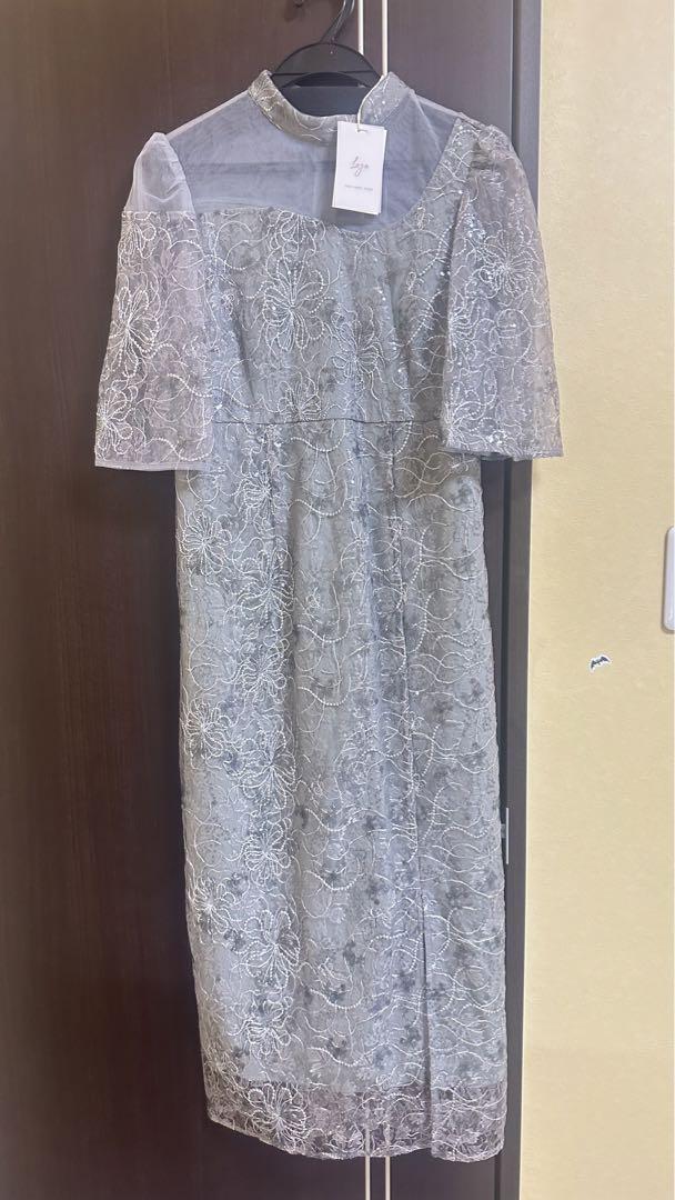 【新品、未使用】 leja 花柄刺繍スパンコールスリットIラインドレス