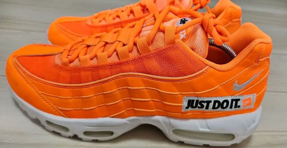 Nike Air Max 95 オレンジ JUST DO IT. Nike Air Max 95 オレンジ JUST DO IT.