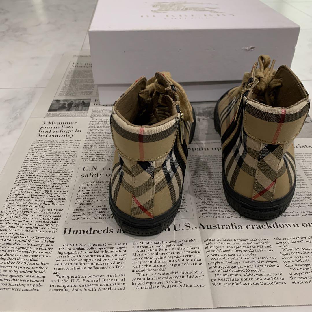 スニーカー BURBERRY