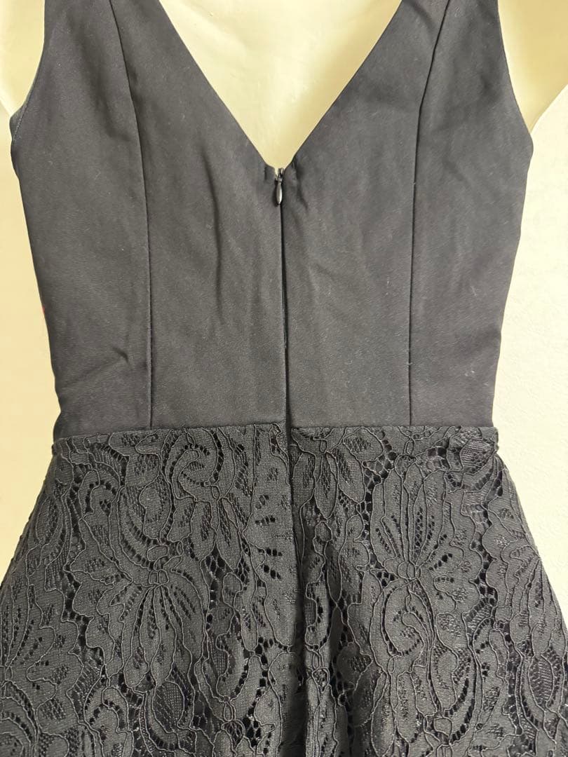 ノースリーブひざ丈ワンピース 黒 レース ノースリーブひざ丈ワンピース 黒 レース