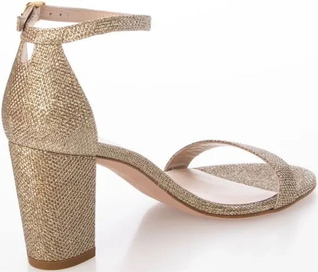 ゴールドサンダル