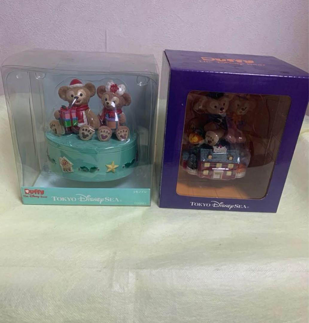 ダッフィー＆シェリーメイ　小物入れ＆フィギュア