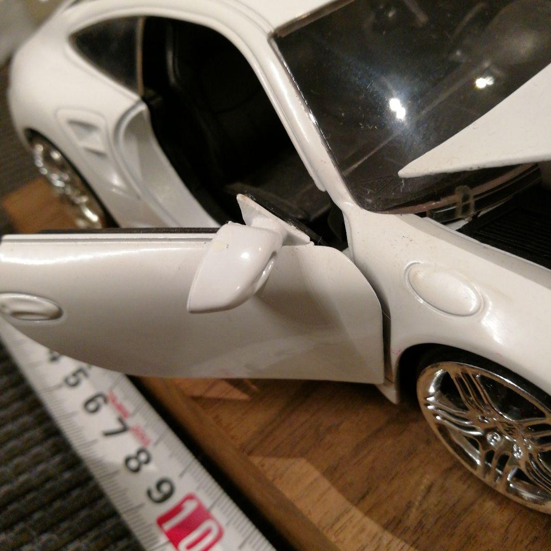 ポルシェ2台ミニチュア模型(香港購入）　特性木製台座付き