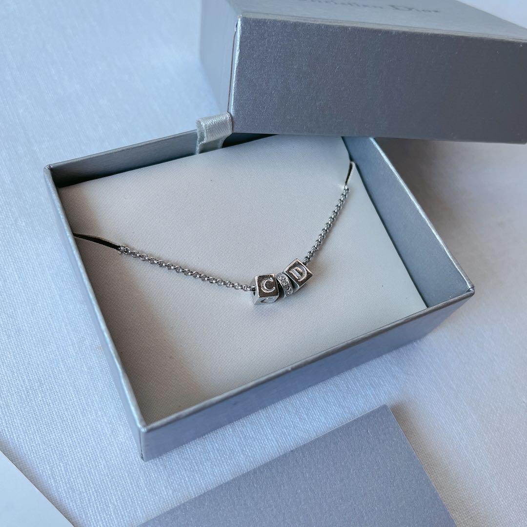 Christian Dior ネックレス ロゴ キューブ ヴィンテージ Christian Dior ネックレス ロゴ キューブ ヴィンテージ